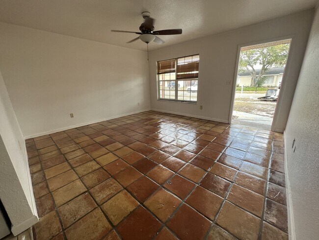 4655 Maraldo Ave in North Port, FL - Building Photo - Building Photo