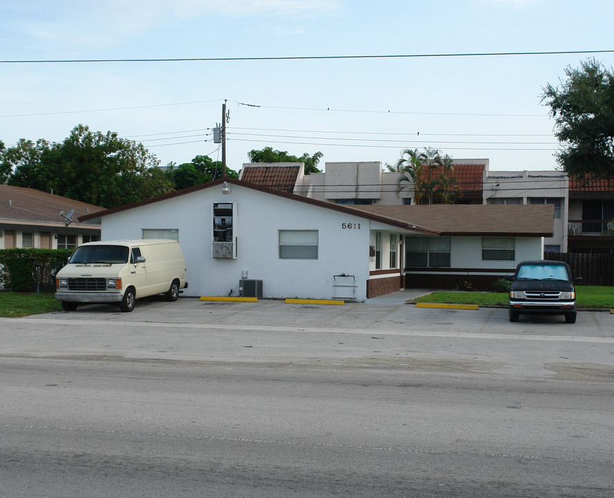 5611 NW 15th St in Fort Lauderdale, FL - Building Photo