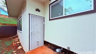 94-1086-1086 Lumihoahu St in Waipahu, HI - Building Photo