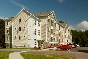 Cedar's Edge Apartments in Essex Junction, VT - Building Photo