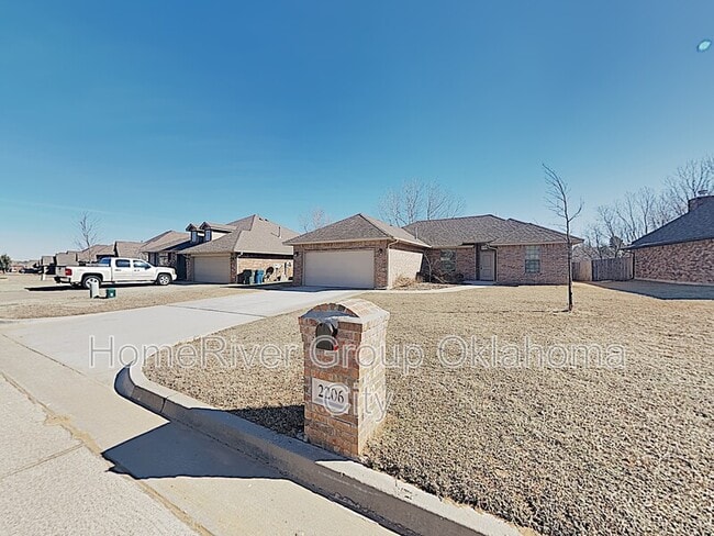 property at 2206 Brook Dr