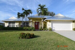 1657 SW Duclair Ave in Port St. Lucie, FL - Building Photo