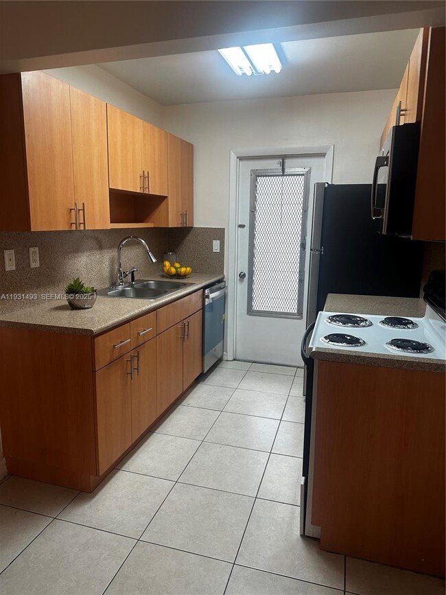 property at 1855 Plunkett St