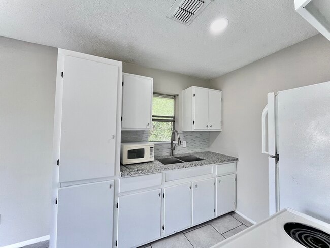 property at 3021 Sycamore Ave