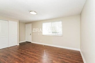 3336 Corey Dr in Indianapolis, IN - Foto de edificio - Building Photo