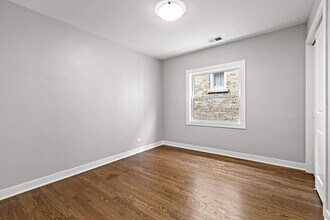 5849 N Virginia Ave, Unit 1 in Chicago, IL - Building Photo - Building Photo