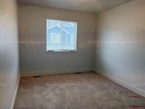 140 S Emery Ln in Idaho Falls, ID - Foto de edificio - Building Photo