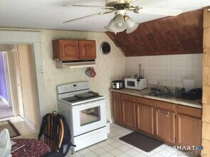 1484 Dixwell Ave in Hamden, CT - Building Photo - Building Photo