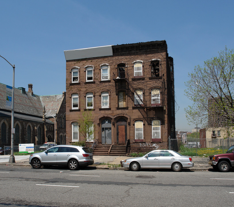 17-19 Lincoln Pky in Newark, NJ - Building Photo