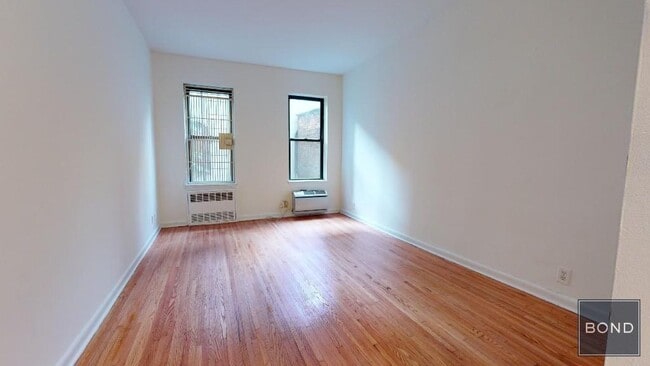 350 E 76th St in New York, NY - Building Photo - Building Photo
