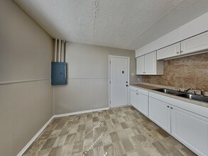 514 Carol Dr in Greenwood, IN - Foto de edificio - Building Photo