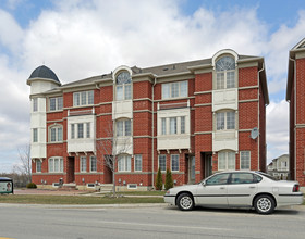 2500-2508 Bur Oak Ave in Markham, ON - Building Photo - Building Photo