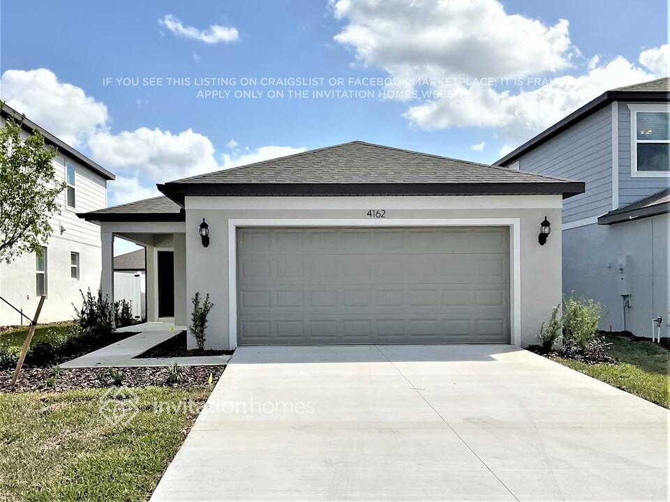 4162 Goldfoil Rd in Spring Hill, FL - Building Photo