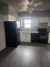 25632 Thelmadale Dr in Elkhart, IN - Building Photo - Building Photo