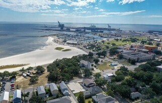 1822 15th St in Gulfport, MS - Building Photo