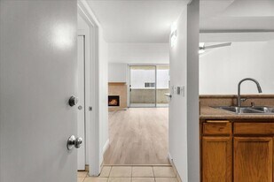 5325 Newcastle Ave in Los Angeles, CA - Building Photo