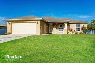 1724 NE 1st Ave in Cape Coral, FL - Building Photo