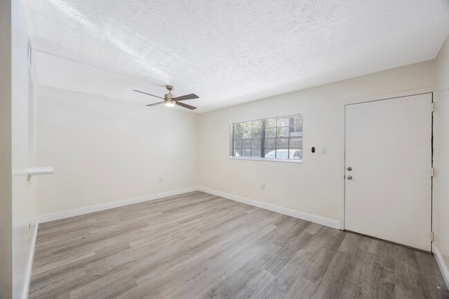 3111 W Horatio St, Unit 205 in Tampa, FL - Foto de edificio - Building Photo