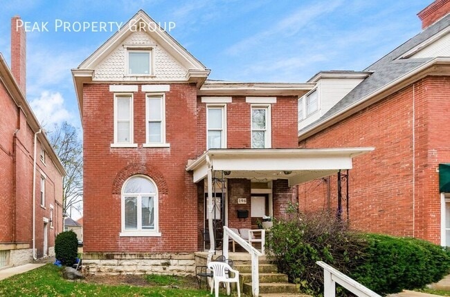 property at 196 W 8th Ave