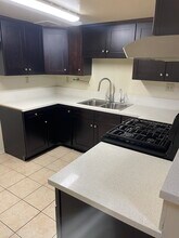 343 W Lomita Ave, Unit 202 in Glendale, CA - Building Photo - Building Photo