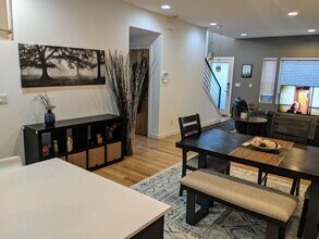 321 21st Ave in Seattle, WA - Foto de edificio - Building Photo