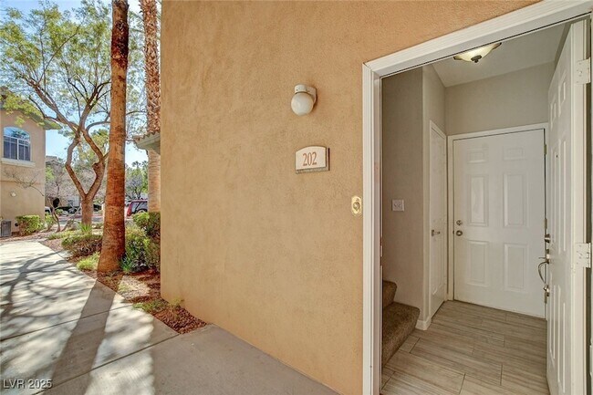 1700 Hills of Red Dr in Las Vegas, NV - Building Photo - Building Photo