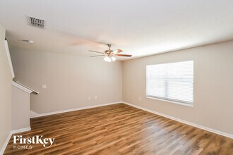 11 Post Oak Ln in Palm Coast, FL - Building Photo - Building Photo