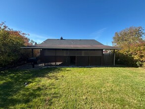 214 McMasters Ave in Monroeville, PA - Building Photo - Building Photo