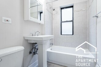 627 W Melrose St, Unit N1 in Chicago, IL - Foto de edificio - Building Photo