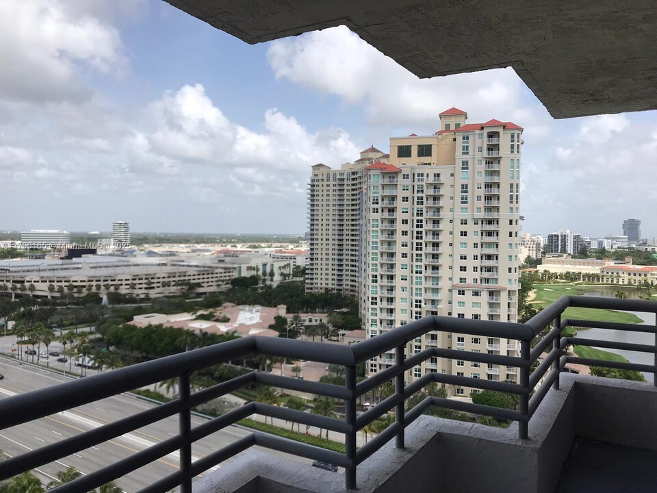 3300 NE 191st St, Unit # 1806 in Aventura, FL - Building Photo