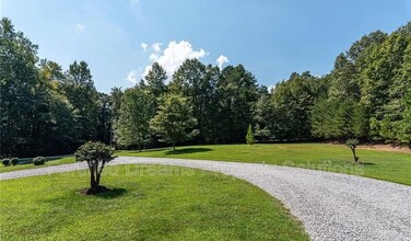 5009 Hidden Red Oak Dr Mt in Mount Holly, NC - Building Photo - Building Photo