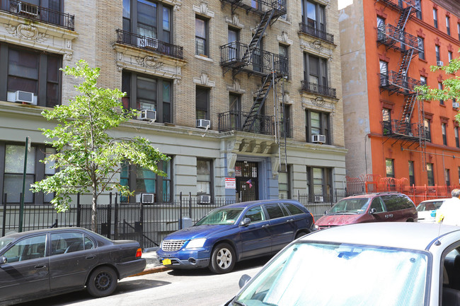 512 W 180th St in New York, NY - Building Photo - Building Photo