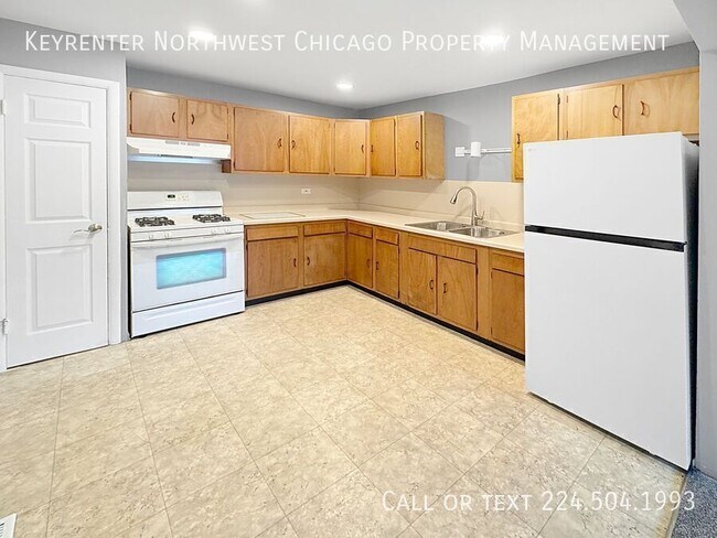 1902-1904 N Seminary Ave in Woodstock, IL - Building Photo - Building Photo