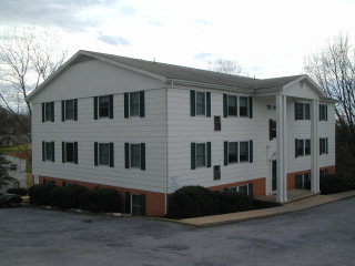 The Columns in Shenandoah, VA - Building Photo