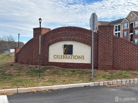 542 E Celebration Way in South Plainfield, NJ - Building Photo