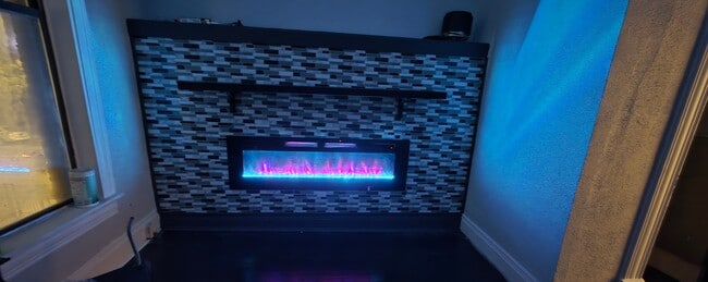 700 S Oakley Blvd, Unit Corner on Oakley