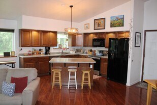 1295 Toolik Dr in North Pole, AK - Building Photo