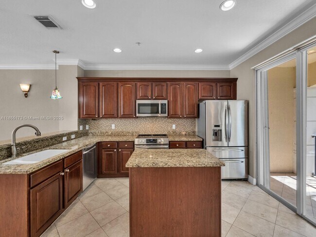 2891 S Greenleaf Cir in Boynton Beach, FL - Building Photo - Building Photo