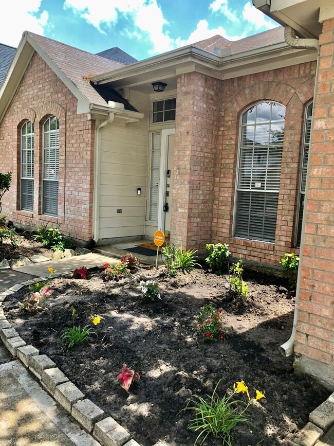 14243 Andrea Way Ln in Houston, TX - Foto de edificio - Building Photo