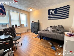 1711 Commonwealth Ave in Boston, MA - Building Photo - Building Photo