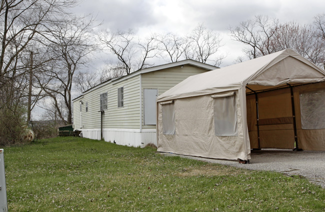 Pin Oaks Estates in Pittsburgh, PA - Building Photo - Building Photo