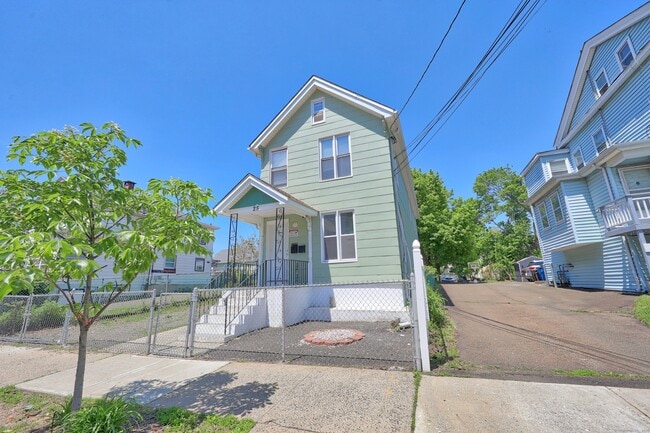 25 Wolcott St
