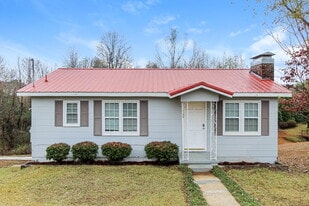 960 7th Pl in Pleasant Grove, AL - Building Photo