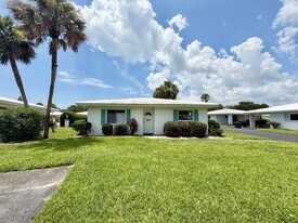 1834 Roxane Way in Sarasota, FL - Building Photo