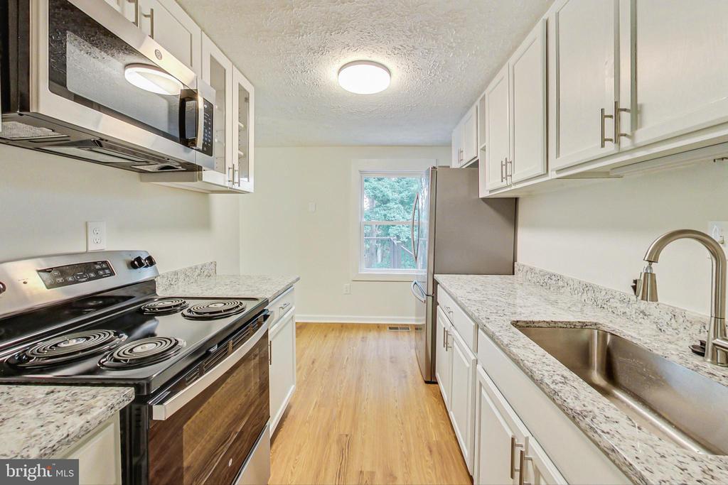 6307 Willow Way in Clinton, MD - Building Photo