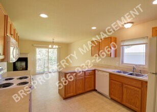 3611 Eagle Creek Dr in Shelby Township, MI - Building Photo - Building Photo