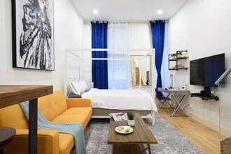 244 E 75th St in New York, NY - Building Photo - Building Photo