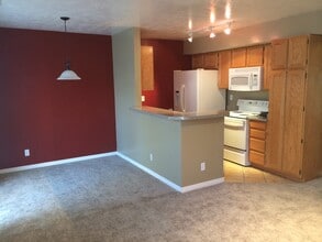 3242 W Scotch Pne Ln in West Jordan, UT - Building Photo - Building Photo