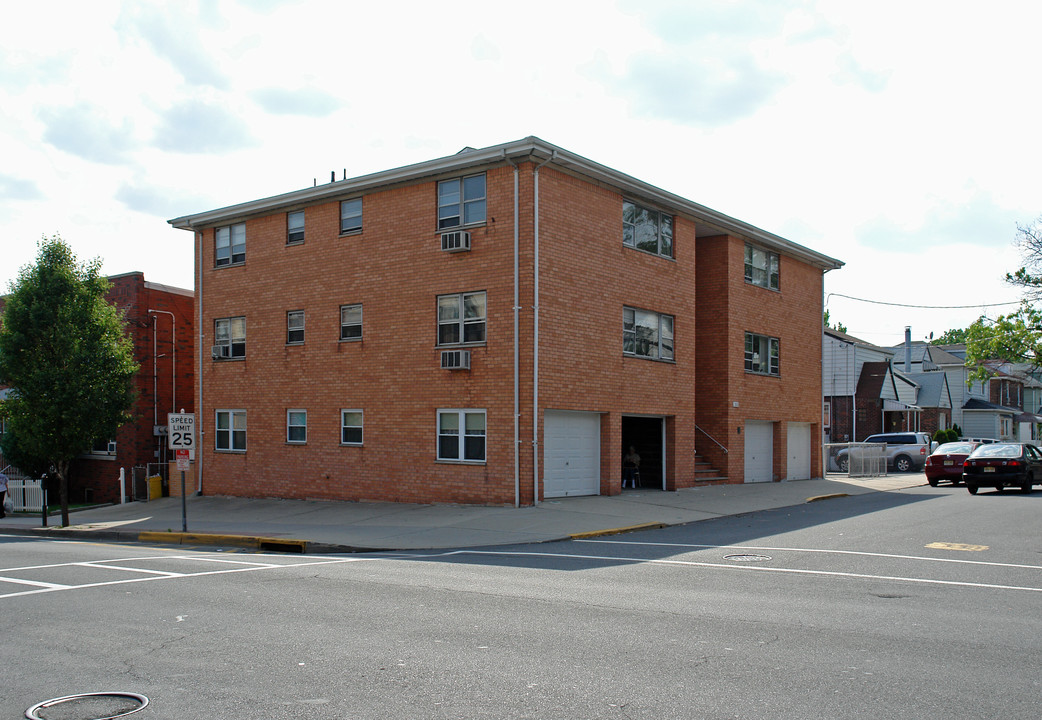 350 Park Ave in Fairview, NJ - Building Photo