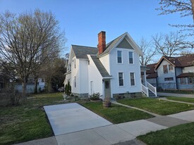 130 Grand Ave in Mount Clemens, MI - Building Photo